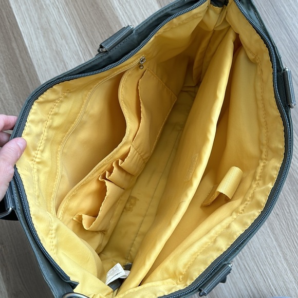 tote with laptop compartment - Picture 4 of 7